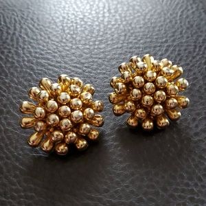 VTG clip on earrings